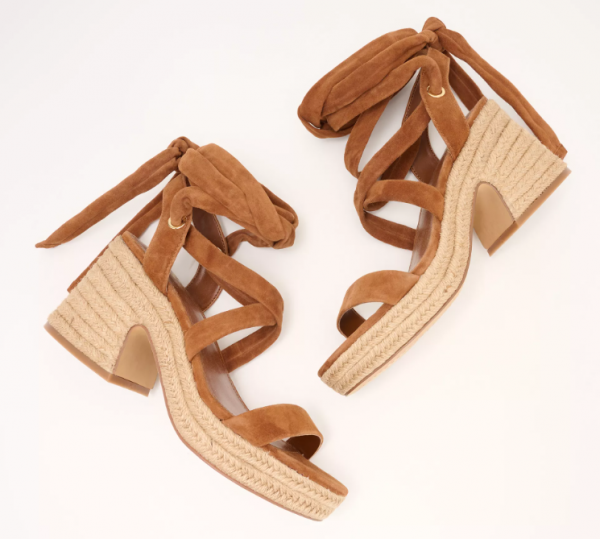 Sepatu Wedges dengan Detail Tali Baja